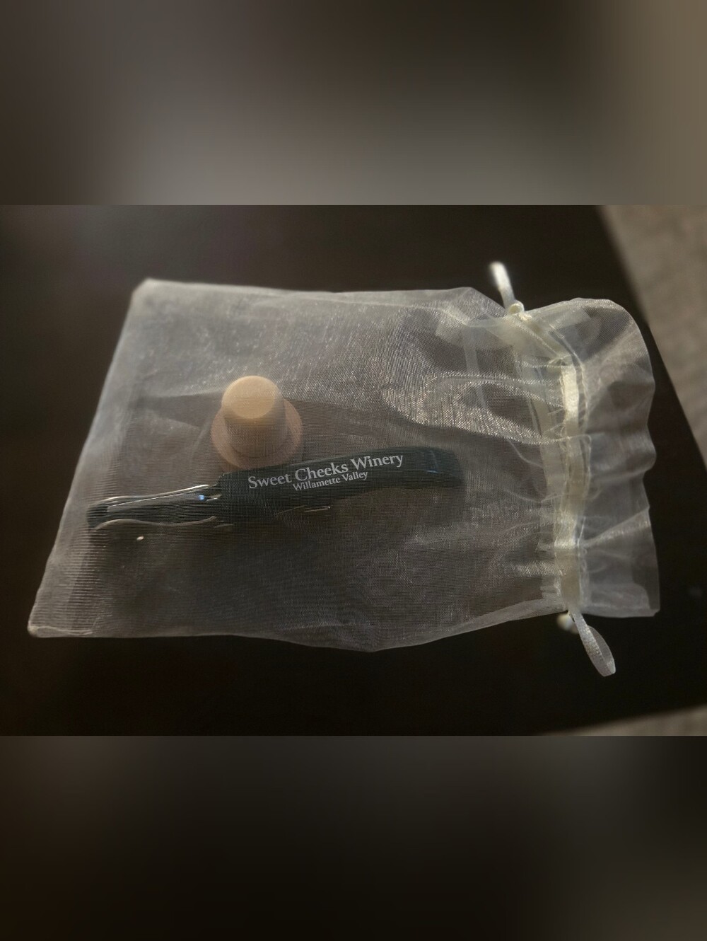 Sweetcheeks Wine Opener and bottle stopper